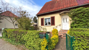 Rarität – Charmantes 30er Jahre Haus mit idyllischen Garten und Erweiterungspotential, 14482 Potsdam, Doppelhaushälfte