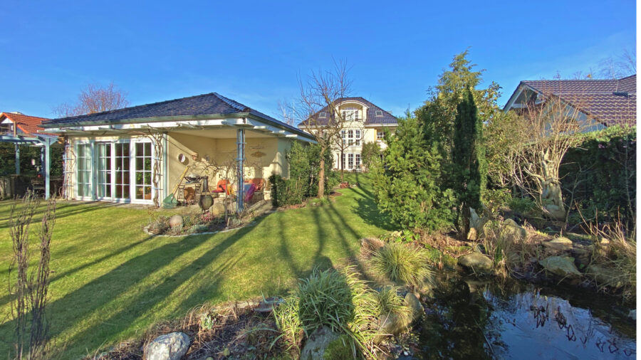 3-Familienhaus auf traumhaften Grundstück mit Gartenhaus, Garage, Teich & Weitblick im idyllischen Langerwisch, 14552 Michendorf, Mehrfamilienhaus