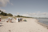 Strand - Massives Einfamilienhaus am Breeger Bodden, nahe der Ostsee. Aktuell als Ferienhaus genutzt.