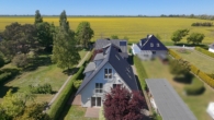 Feldblick - Massives Einfamilienhaus am Breeger Bodden, nahe der Ostsee. Aktuell als Ferienhaus genutzt.