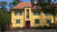 01_Außenansicht_Hauseingang