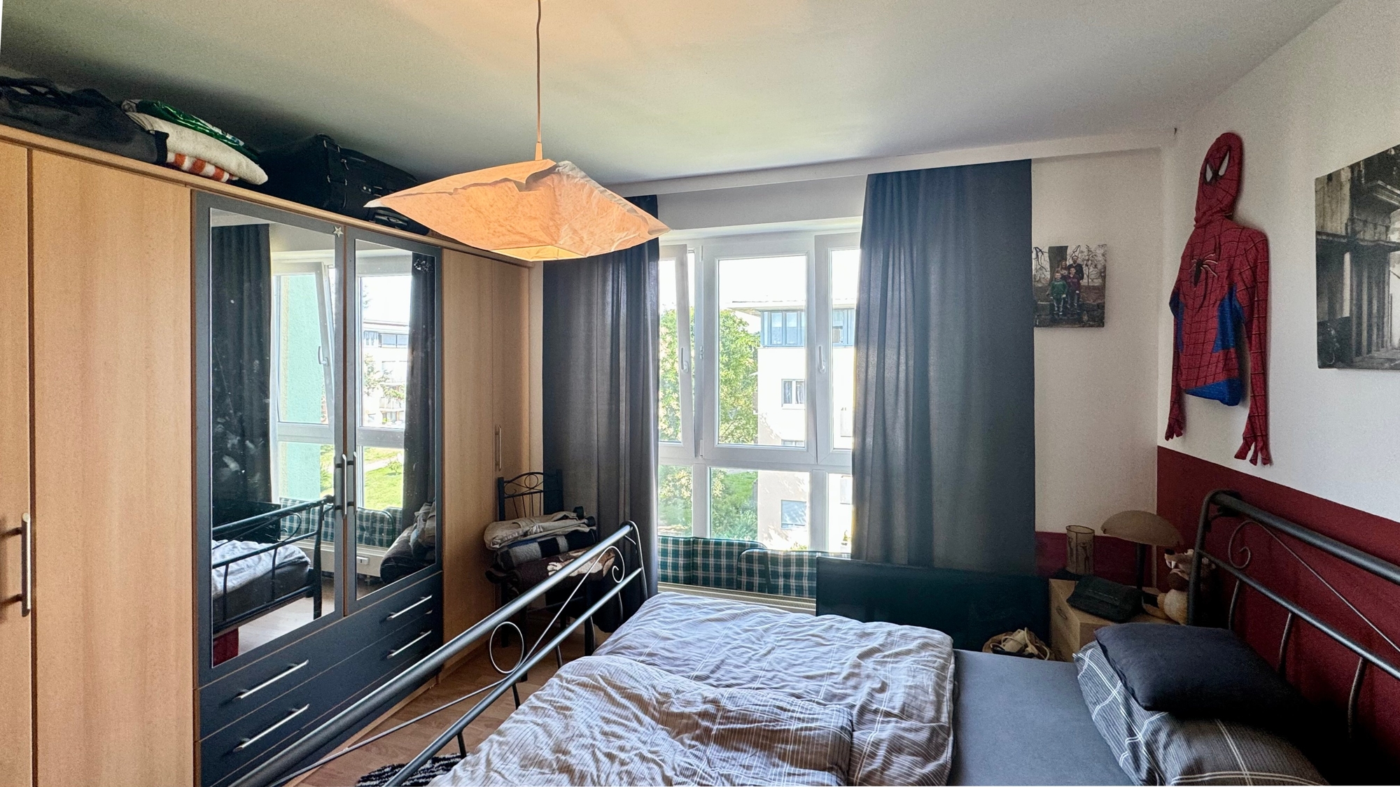 Schlafzimmer (Weitwinkel)