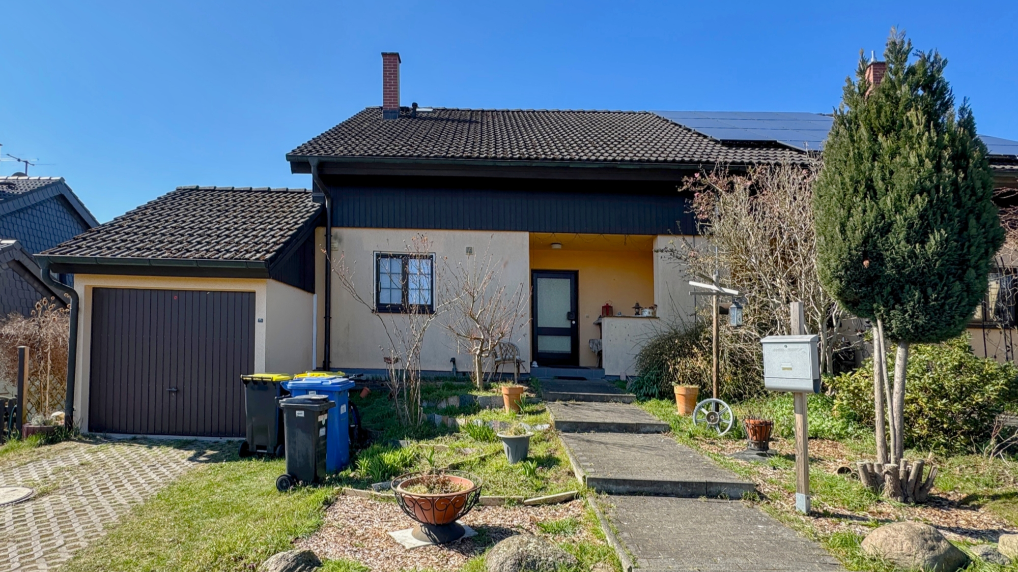 Schöne Doppelhaushälfte in idyllische Lage