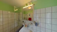Liebevoll restauriertes Fachwerkhaus mit großem Baulandgrundstück - Badezimmer