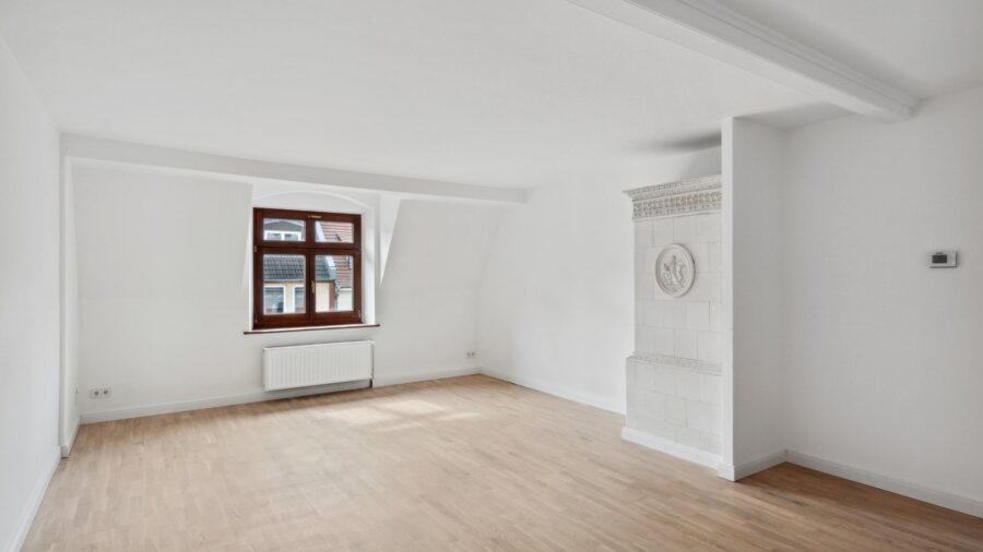 Bezugsfreie Familienwohnung mit Stellplatz & Einbauküche in zentraler Lage, 02826 Görlitz, Dachgeschosswohnung