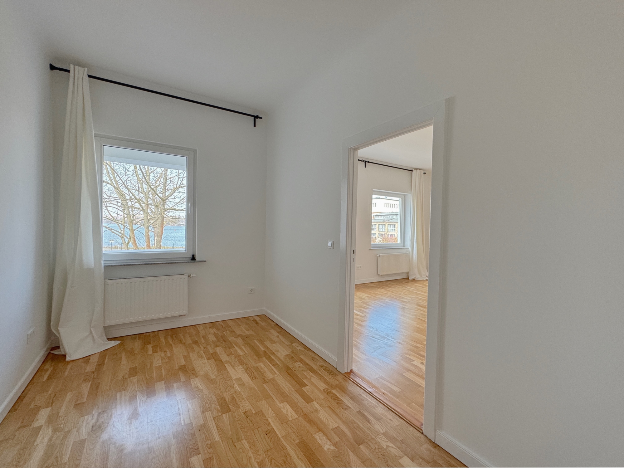 Schlafzimmer 1, auch vom Flur zugänglich