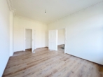 Wohnzimmer - Renovierte Altbauwohnung mit neuer EBK & Tageslichtbad nah HBF