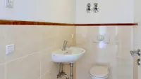 13_Gaeste-WC