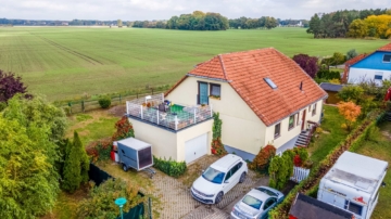 Wohnen am Naturschutzgebiet – Ein-bzw. Zweifamilienhaus mit traumhaften Weitblick, Garage, Sauna & Keller, 15806 Zossen, Einfamilienhaus