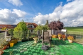 große Dachterrasse mit traumhaften Weitblick - Wohnen am Naturschutzgebiet – Ein-bzw. Zweifamilienhaus mit traumhaften Weitblick, Garage, Sauna & Keller