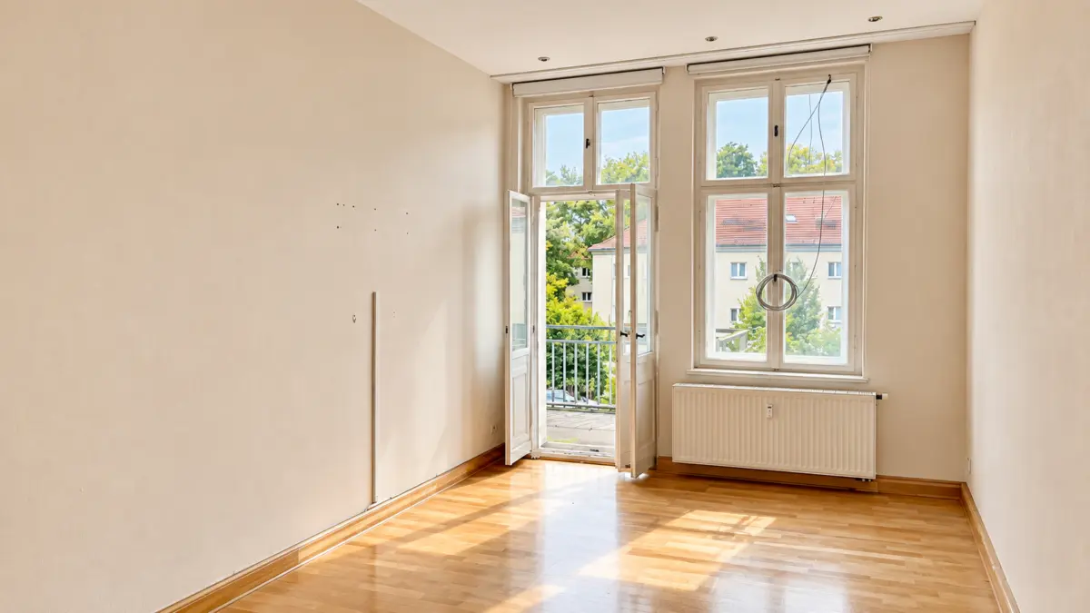 Balkonzimmer 2.OG Links