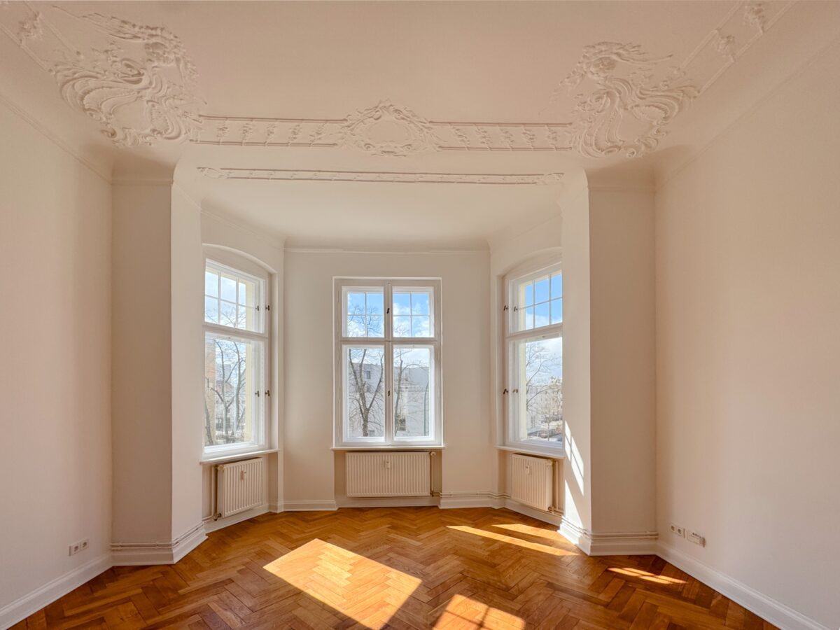 traumhaftes Erkerzimmer