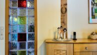 Moderner 4-Seitenhof bietet Platz und Charme für alle Lebensphasen! - Impression Glaswand