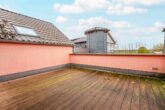 Mehrgenerationenhof - Hochwertiger 3-Seitenhof mit verschiedenen Wohnbereichen - Haus 01 - Terrasse - Perspektive 01