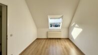 *Reserviert* Bezugsfreie Wohnung mit Dachterrasse, Gäste-WC & zwei TG-Stellplätzen - Schlafzimmer-Perspektive01