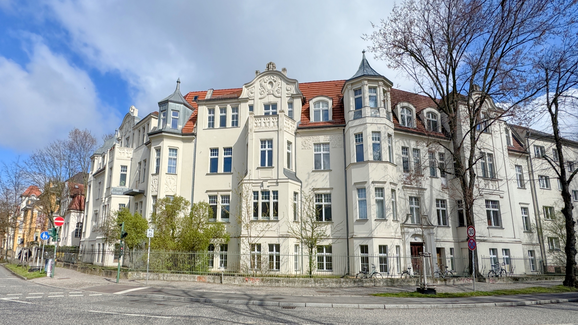 prunkvoller Altbau