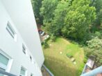 Panoramablick über Berlin - Bezugsfreie Dachgeschosswohnung mit Terrasse, Lift & Tiefgarage - Blick in den Gemeinschaftsgarten