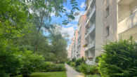 Bezugsfreie, schön renovierte Familienwohnung mit Balkon & Weitblick zum Wald "Ravensberge" - Außenansicht